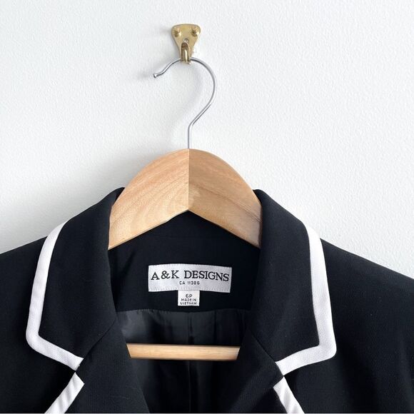 A & K Designs Cropped Blazer Jacket Women's 6P Black White Trim Notched Lapels - Picture 4 of 10